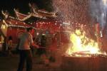 Chnea Hoay (Flame-watching ceremony)
